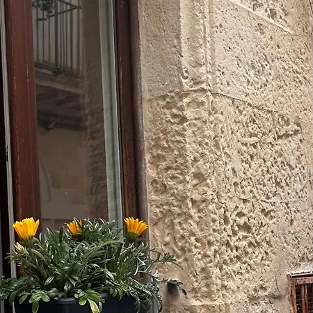 Apartment Balmes 18 *