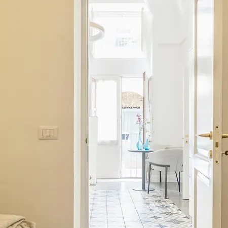 Apartment Balmes 18 *